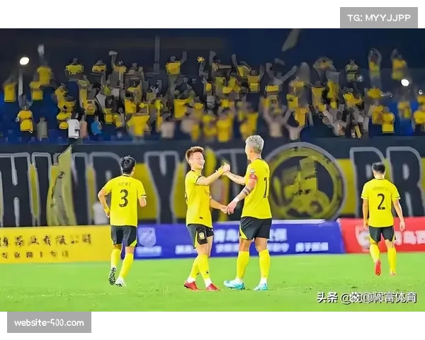 申花残阵出击被迫务实，4411阵型收缩防线让出控球权